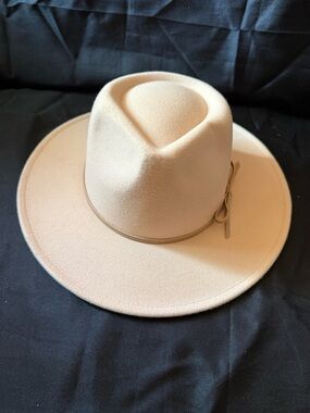 New Classic Wide-Brim Felt Fedora Hat - Cream